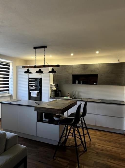 באנסקה ביסטריצה Modern Apartment In City Centre מראה חיצוני תמונה